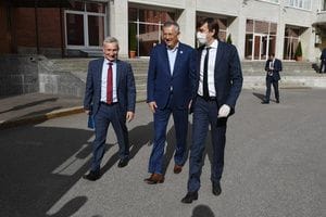 Сергей Кравцов осмотрел первый мобильный «Кванториум» в Ленинградской области 