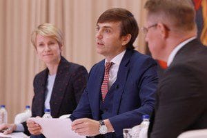 Министр просвещения провёл Общероссийское родительское собрание