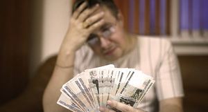 Учителям в Санкт-Петербурге сократили зарплату на 7-12 тысяч рублей